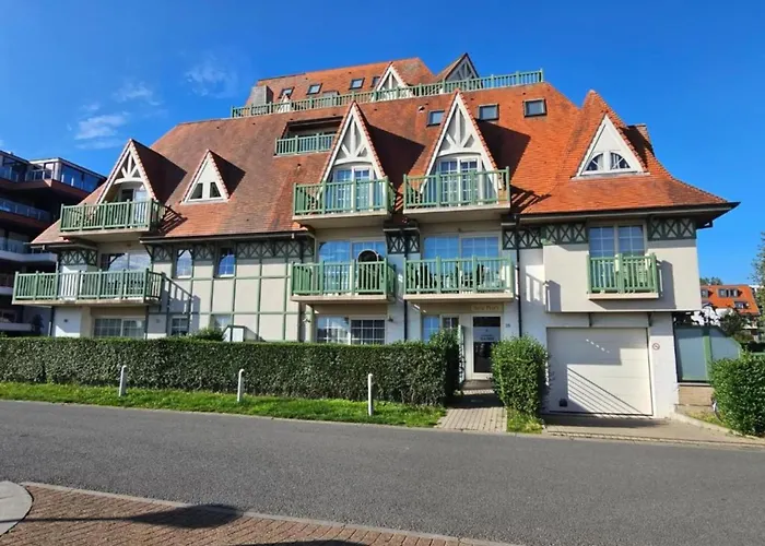 In Near The ニーウポールト